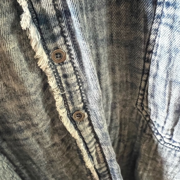 Free People Summer Daydream Chambray Shirt XS - Picture 2 of 2